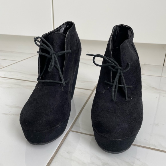 Call it Spring wedge ankle booties - Picture 2 of 5